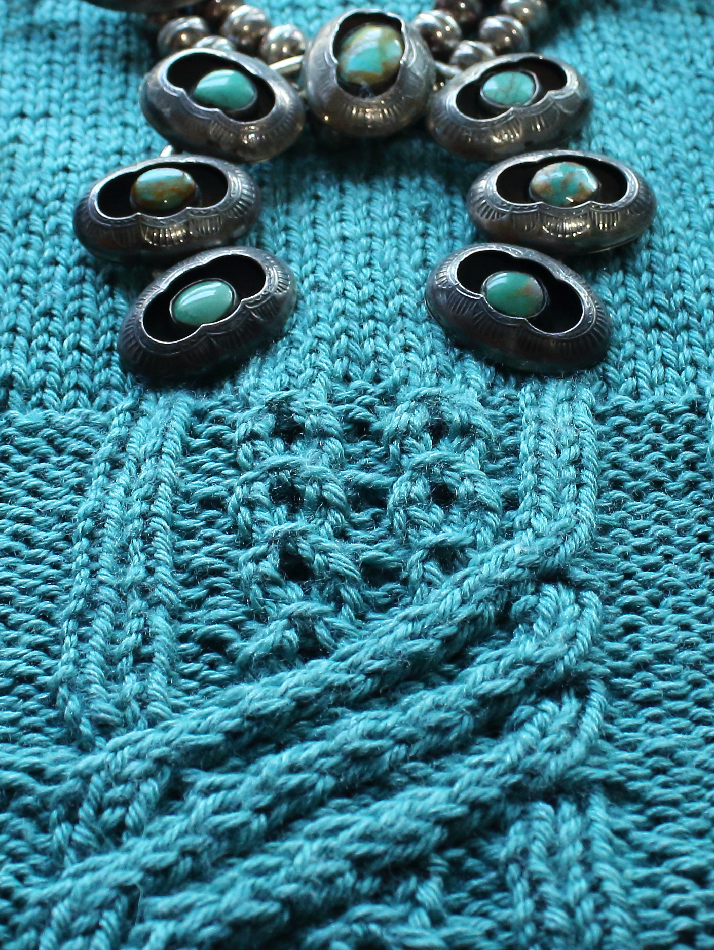 Tutorial: Lifted-Over Knot Stitch